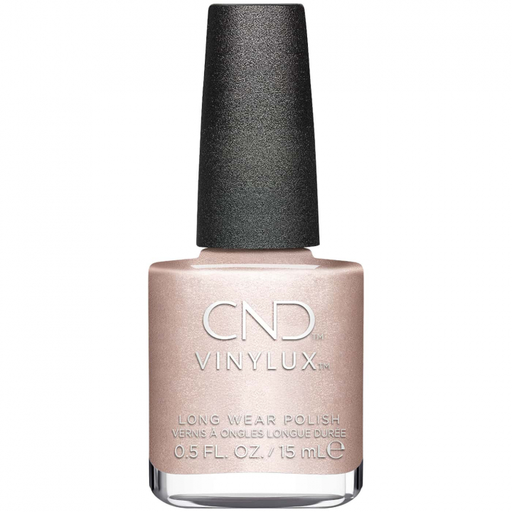 Silver-grey nail polish – CND Vinylux No. 480 Day To Knight – Timeless and glamorous look